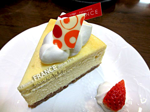 Pâtisserie FRANCE depuis 1971 Photograph by anju http://angelicsmile0611.blog61.fc2.com/