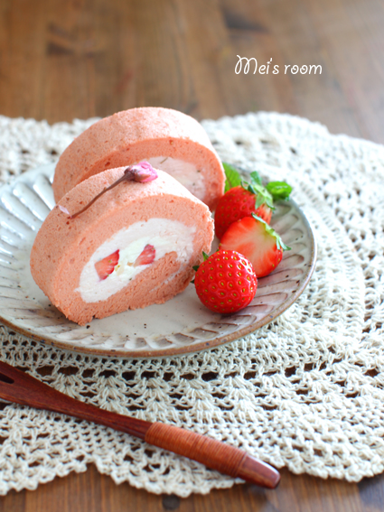 桜＆苺のロールケーキ　レシピ　