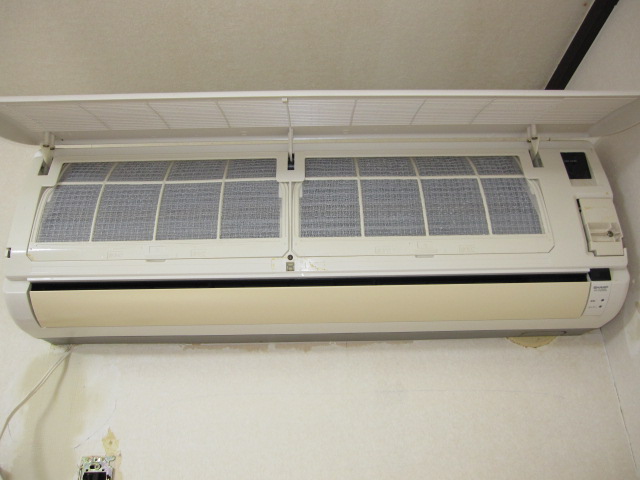 埼玉県ふじみ野市　賃貸物件　家庭用壁掛け式エアコンクリーニング　作業完了後　１
