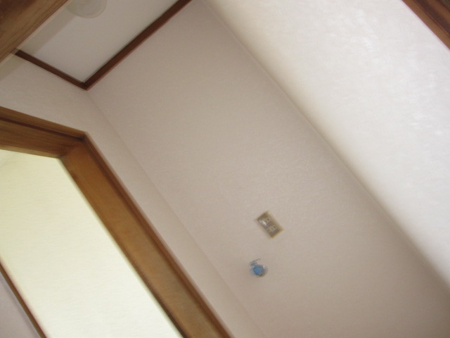 埼玉県所沢市　空き室賃貸物件原状回復　２ＤＫクロス張替え　洗面所　作業完了後　２