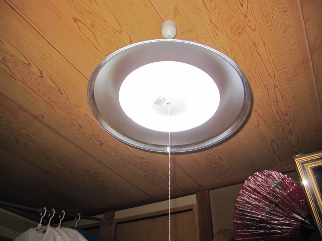 埼玉県所沢市　和室　天井照明器具交換　作業完了後　２